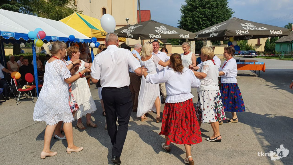 Wiele atrakcji dla osób w każdym wieku podczas festynu w Bedlnie [wideo, zdjęcia]
