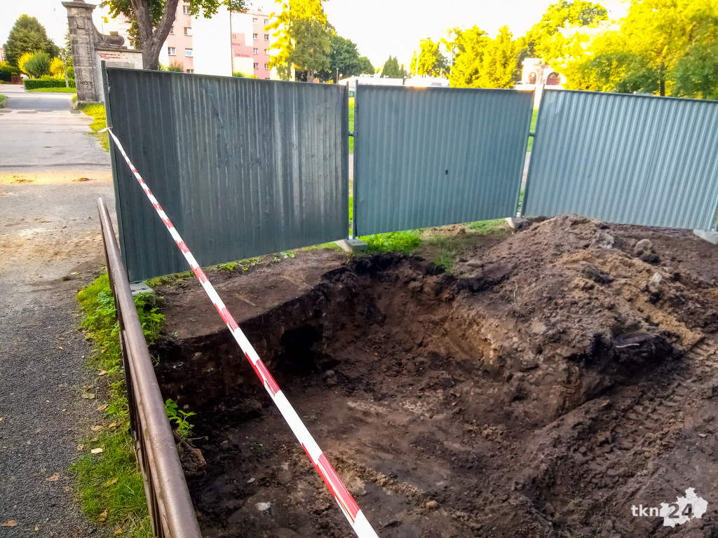 W koneckim parku trwają prace ziemne [zdjęcia]