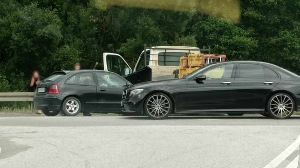 Zderzenie na DK74 w Jacentowie. Jedna osoba w szpitalu.