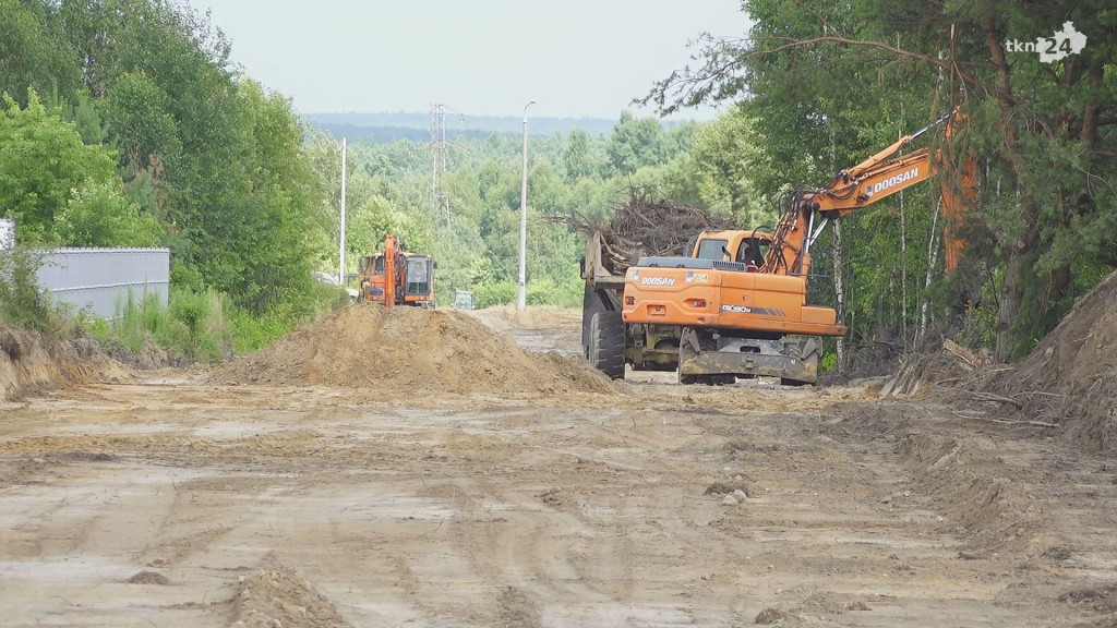 Końskie: Trwa budowa ulicy Hutniczej na terenach inwestycyjnych [wideo, zdjęcia]