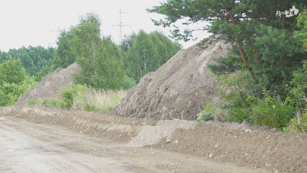 Końskie: Trwa budowa ulicy Hutniczej na terenach inwestycyjnych [wideo, zdjęcia]