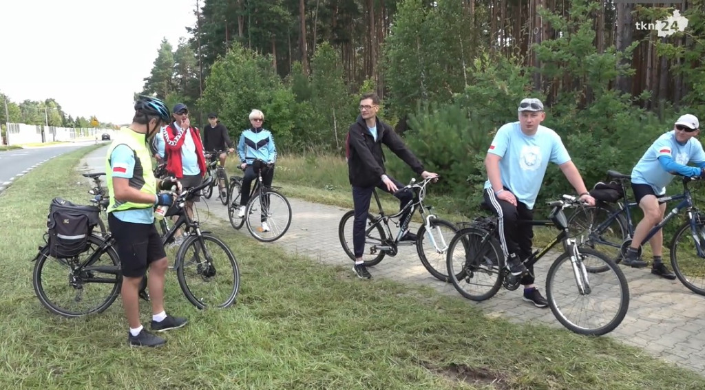 Konecczanie ruszyli na rowerach historyczną trasą [wideo, zdjęcia]