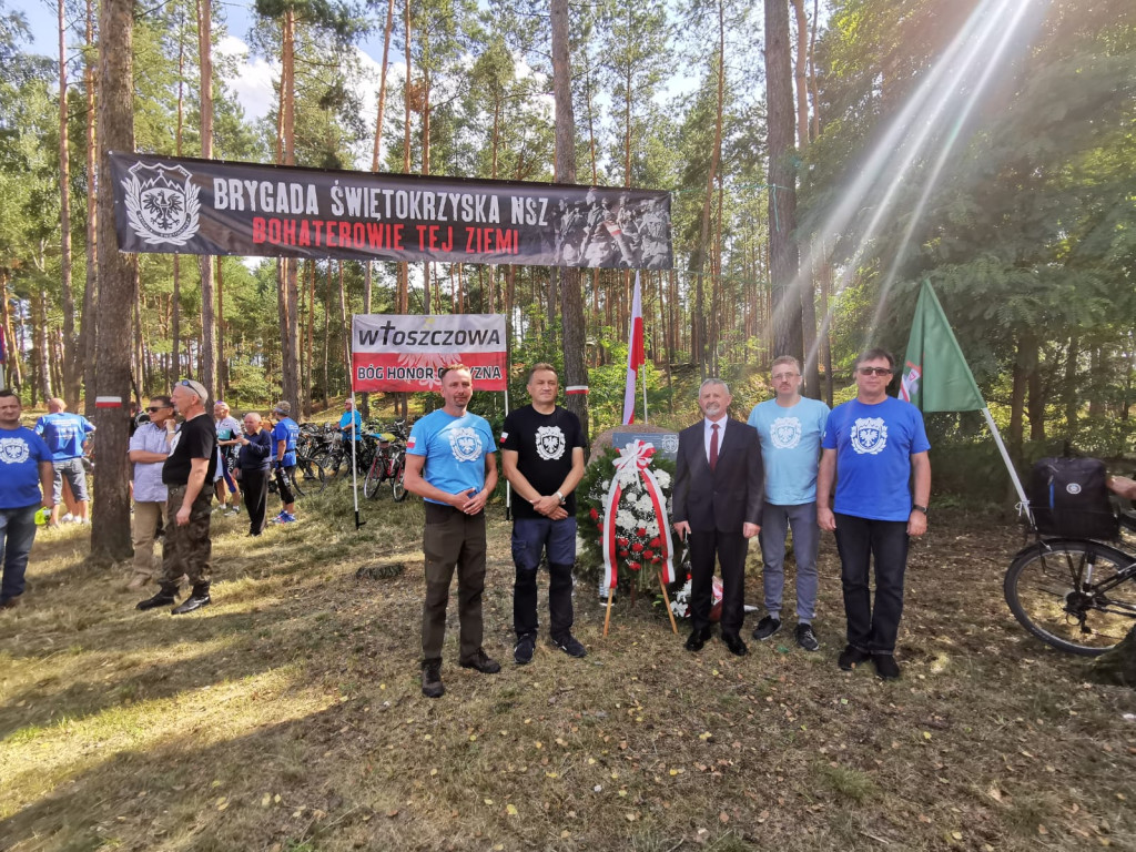 Konecczanie ruszyli na rowerach historyczną trasą [wideo, zdjęcia]