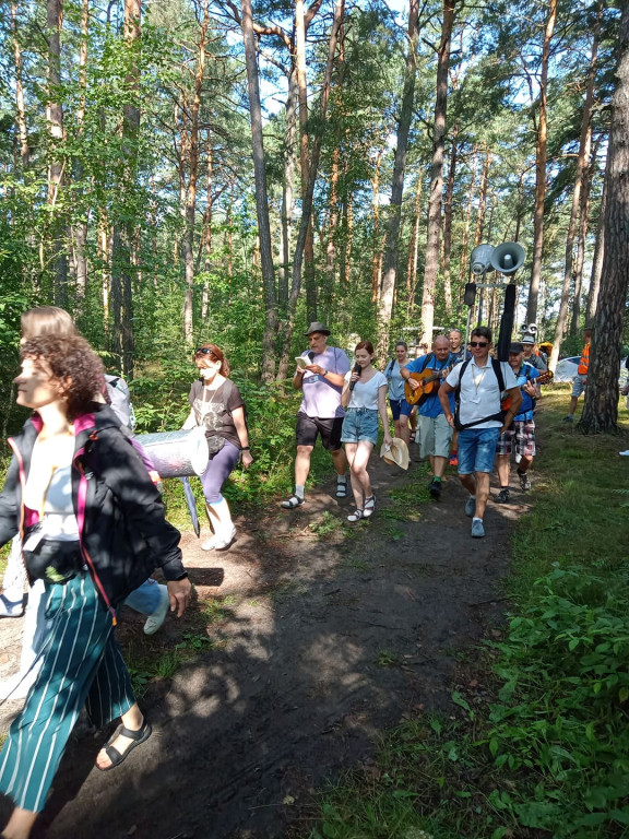 Nasi na pątniczym szlaku. Fotorelacja z pierwszego dnia wędrówki