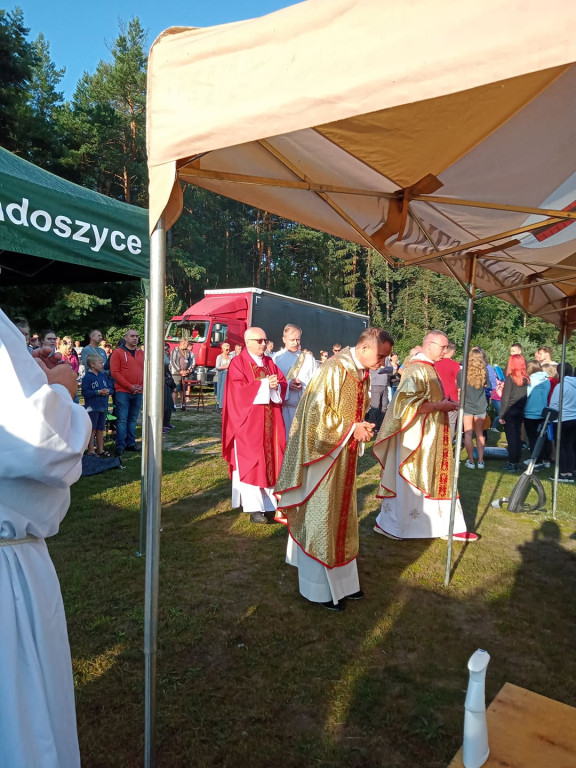 Nasi na pątniczym szlaku. Fotorelacja z pierwszego dnia wędrówki