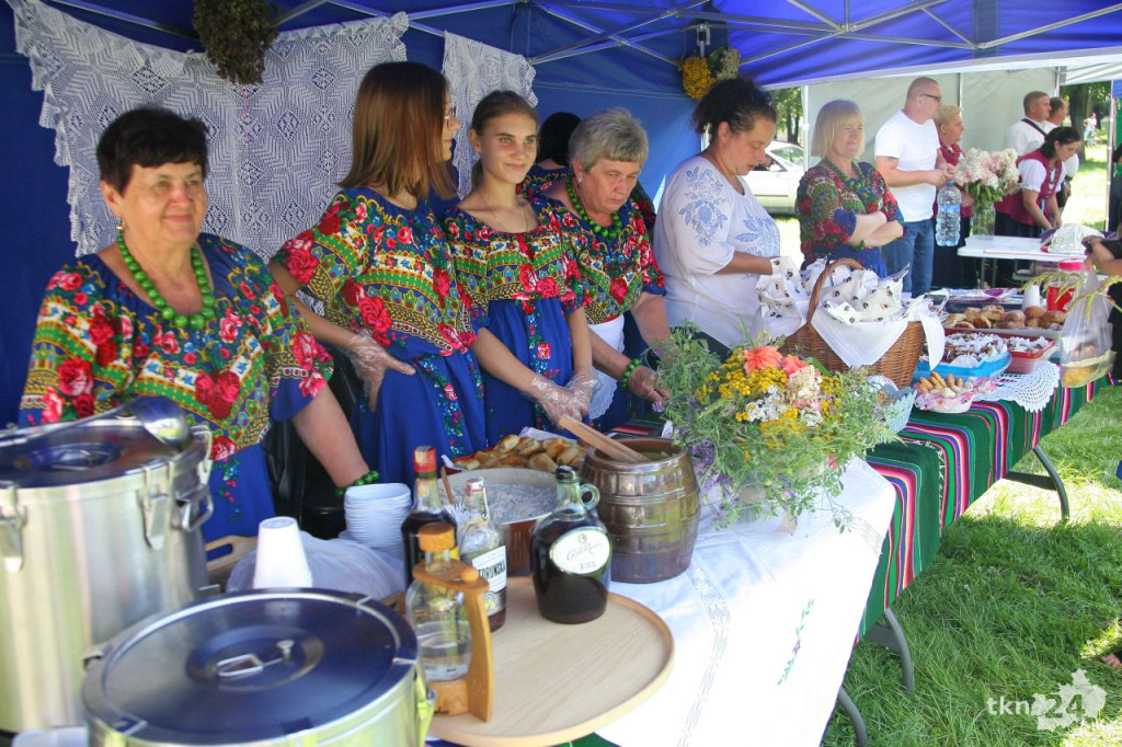 WIDEO: Niedziela na ludowo w koneckim parku [fotogaleria]