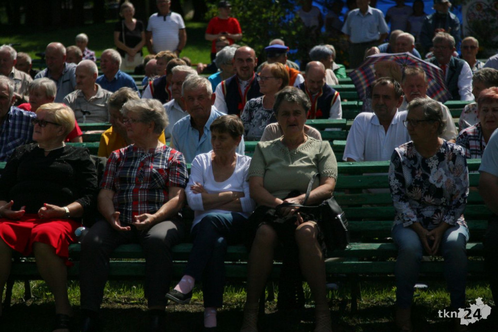 WIDEO: Niedziela na ludowo w koneckim parku [fotogaleria]