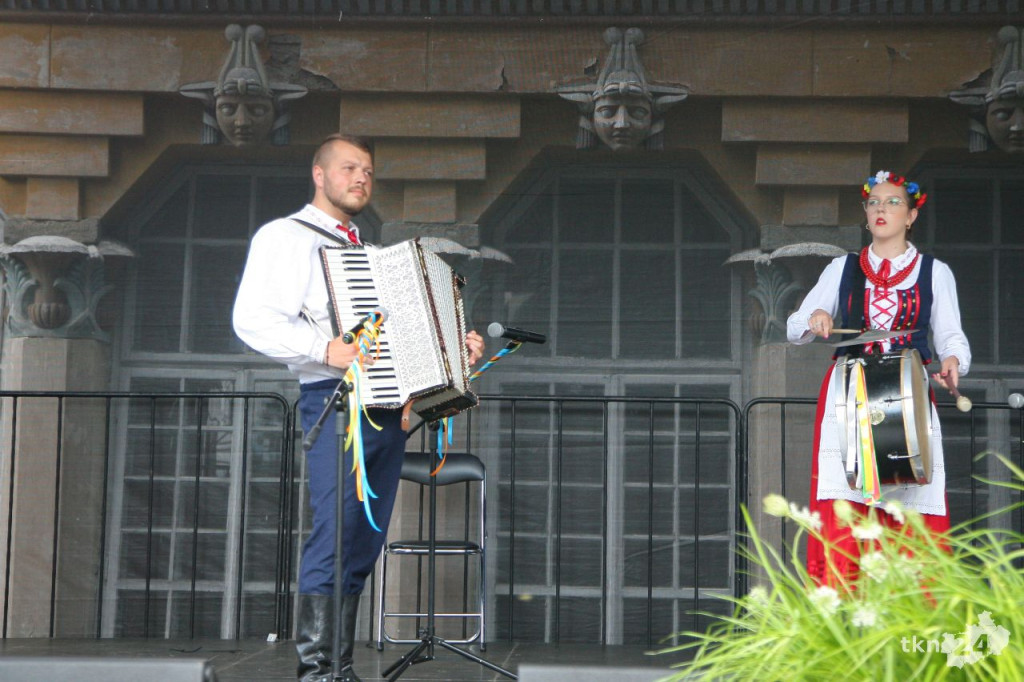WIDEO: Niedziela na ludowo w koneckim parku [fotogaleria]