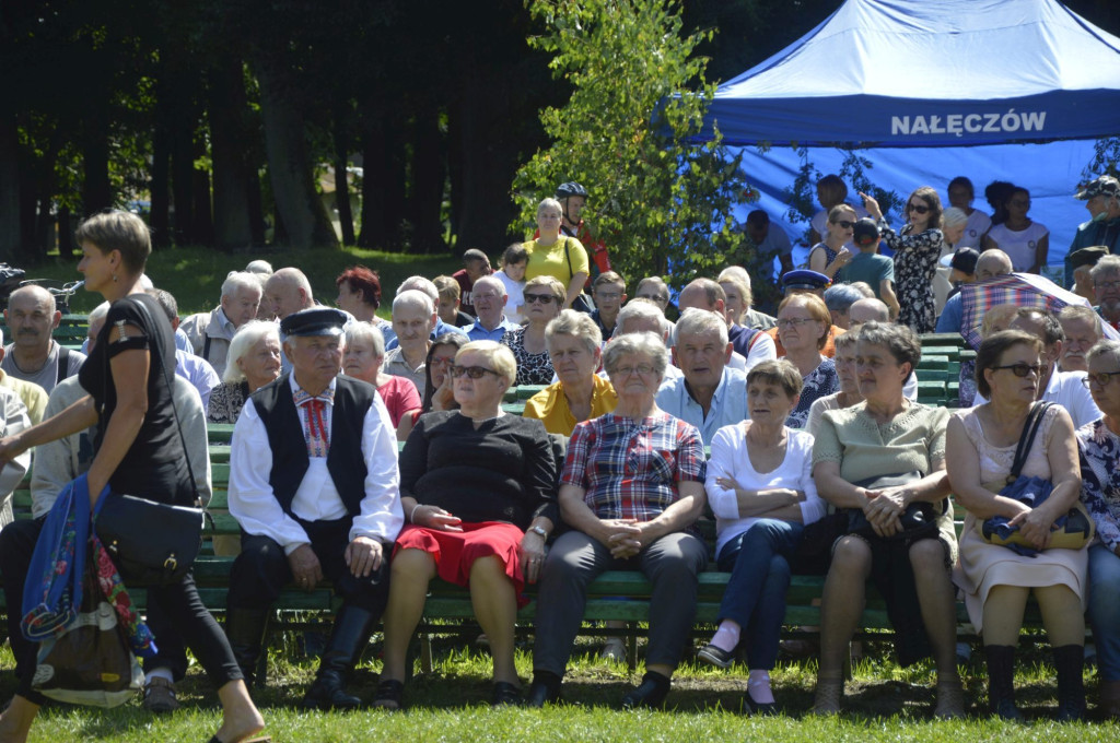 WIDEO: Niedziela na ludowo w koneckim parku [fotogaleria]