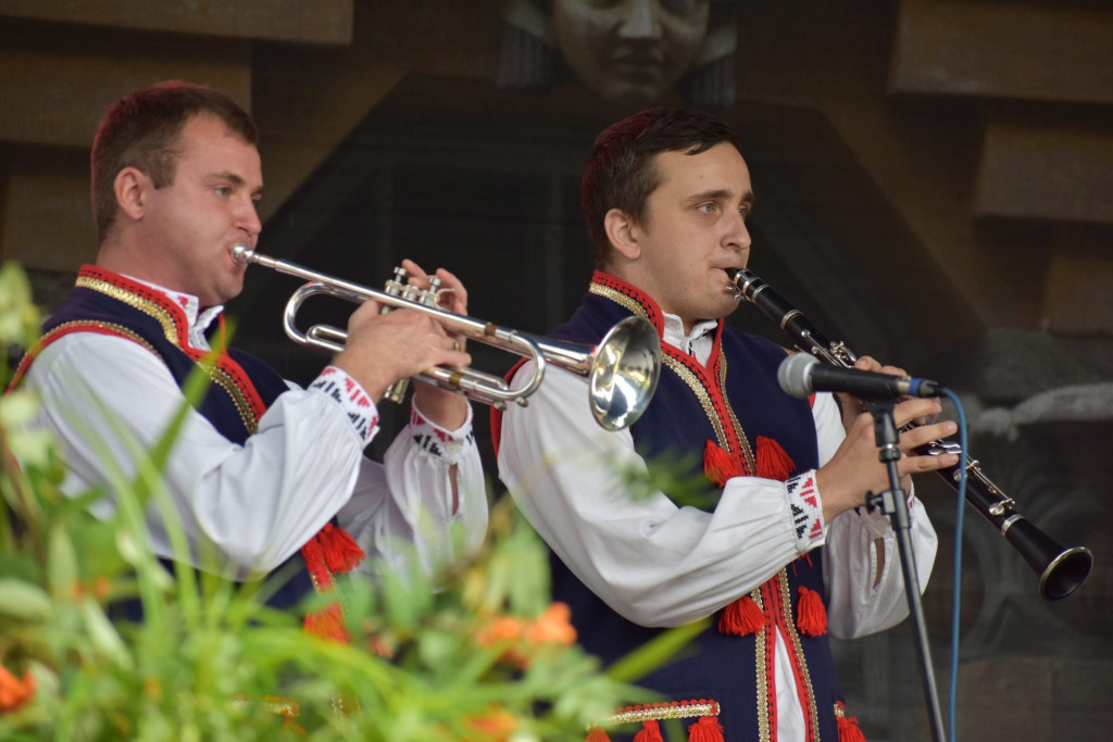 WIDEO: Niedziela na ludowo w koneckim parku [fotogaleria]