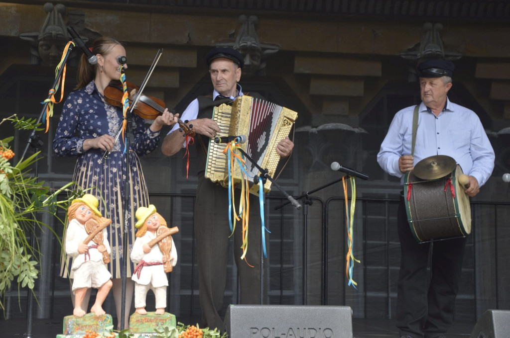 WIDEO: Niedziela na ludowo w koneckim parku [fotogaleria]