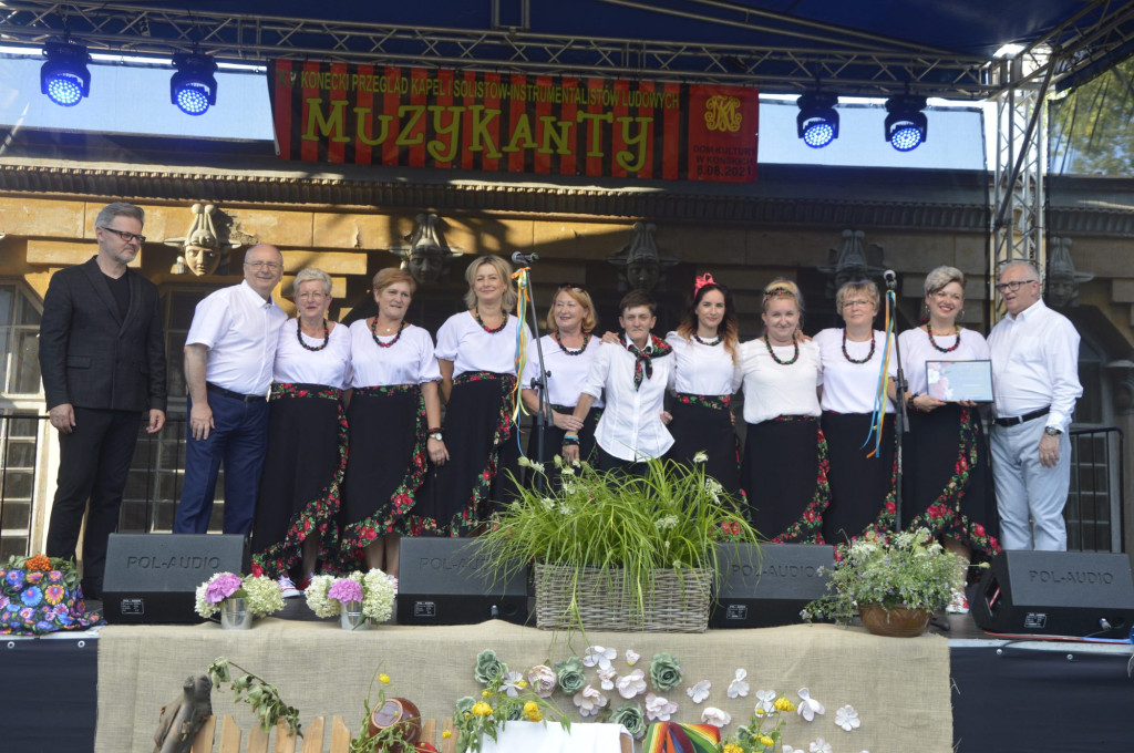 WIDEO: Niedziela na ludowo w koneckim parku [fotogaleria]