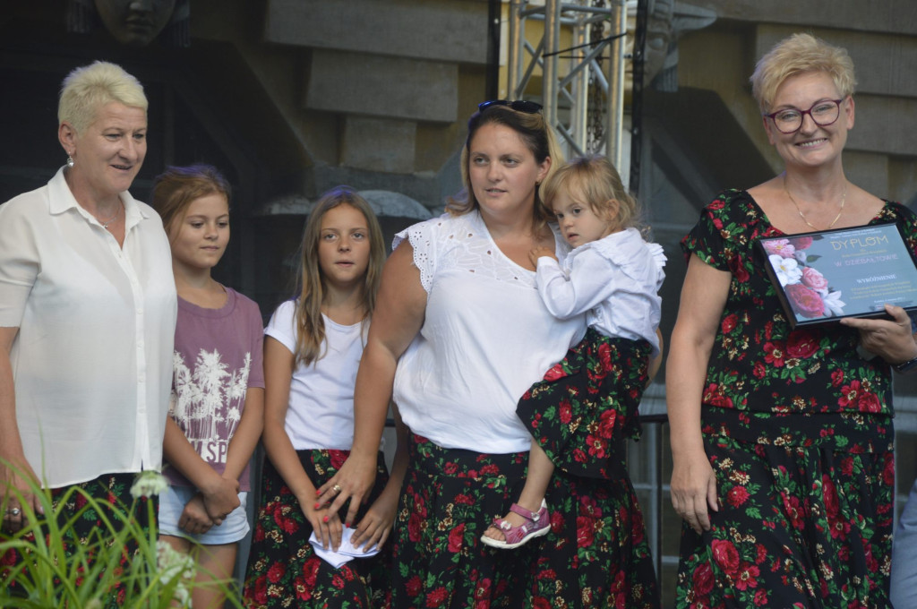 WIDEO: Niedziela na ludowo w koneckim parku [fotogaleria]