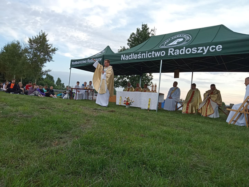 Pielgrzymi dziś wędrowali przez trzy diecezje [fotorelacja]