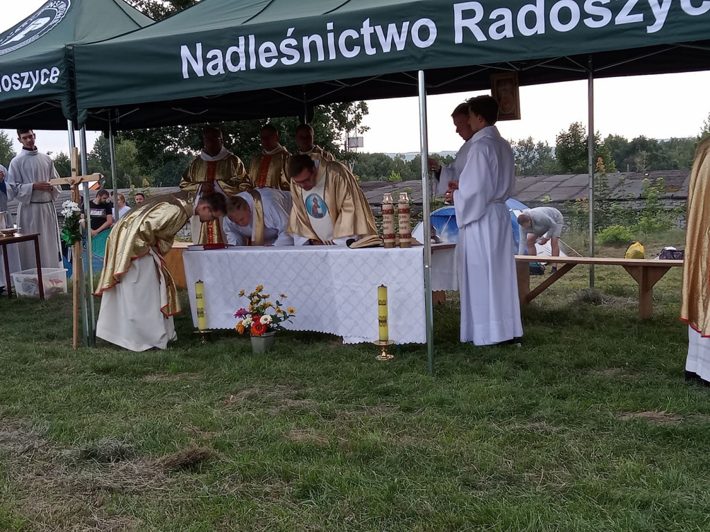 Pielgrzymi dziś wędrowali przez trzy diecezje [fotorelacja]