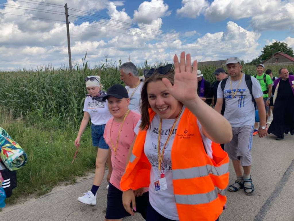 Za naszymi pielgrzymami kolejny dzień marszu [fotorelacja]
