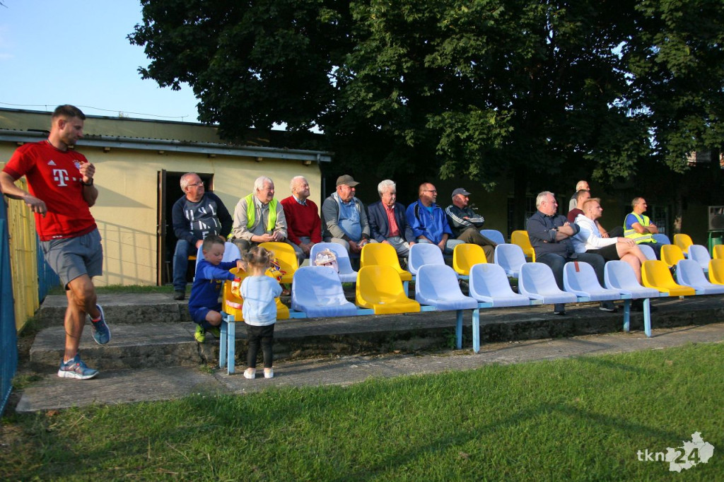 Neptun remisuje z Klimontowianką Klimontów [wideo, zdjęcia]