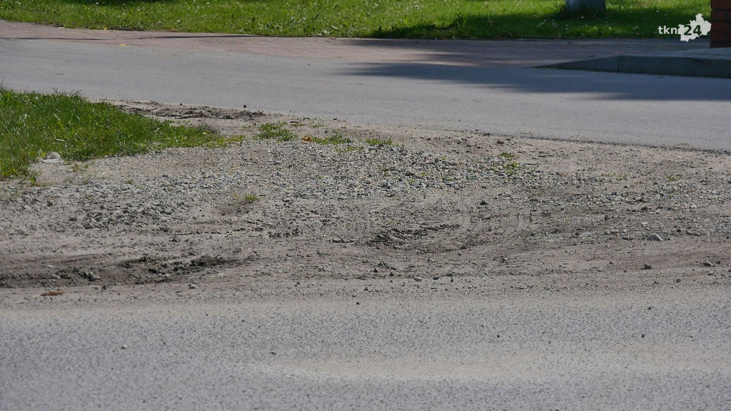 Ulice Zamkowa i Spacerowa w Fałkowie ulegną poprawie [wideo, zdjęcia]