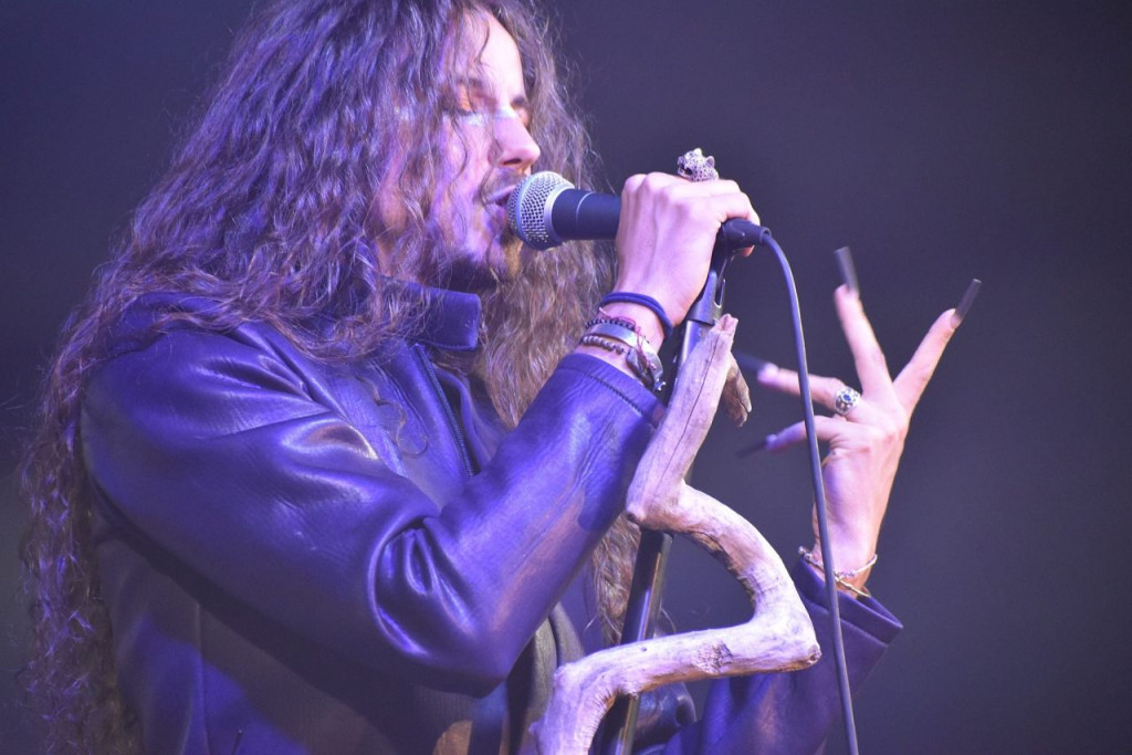 Michał Szpak porwał tłumy w koneckiej hali sportowej! [wideo, zdjęcia]