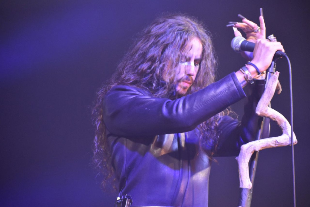 Michał Szpak porwał tłumy w koneckiej hali sportowej! [wideo, zdjęcia]