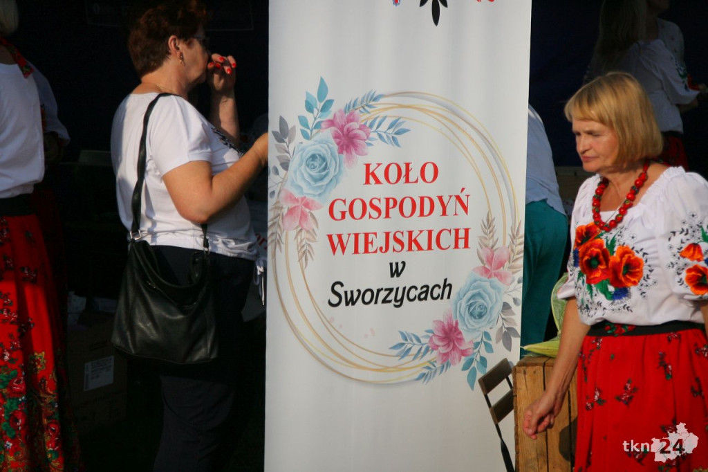 Gospodynie promowały szczepienia na festynie w Końskich [wideo, zdjęcia]