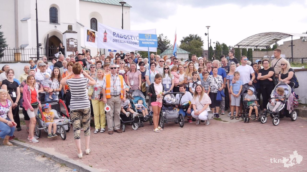 Pielgrzymi z Radoszyc po raz 171. idą na Jasną Górę! [wideo, zdjęcia]