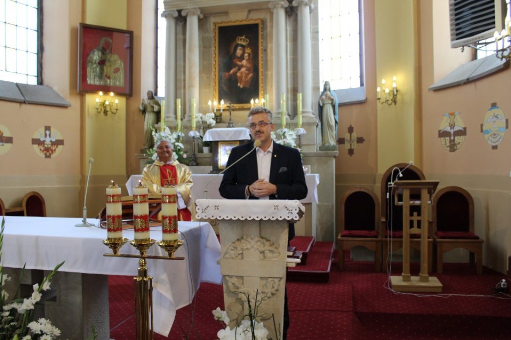 Wieńce z Pijanowa i Wólki najładniejsze na gminnych dożynkach