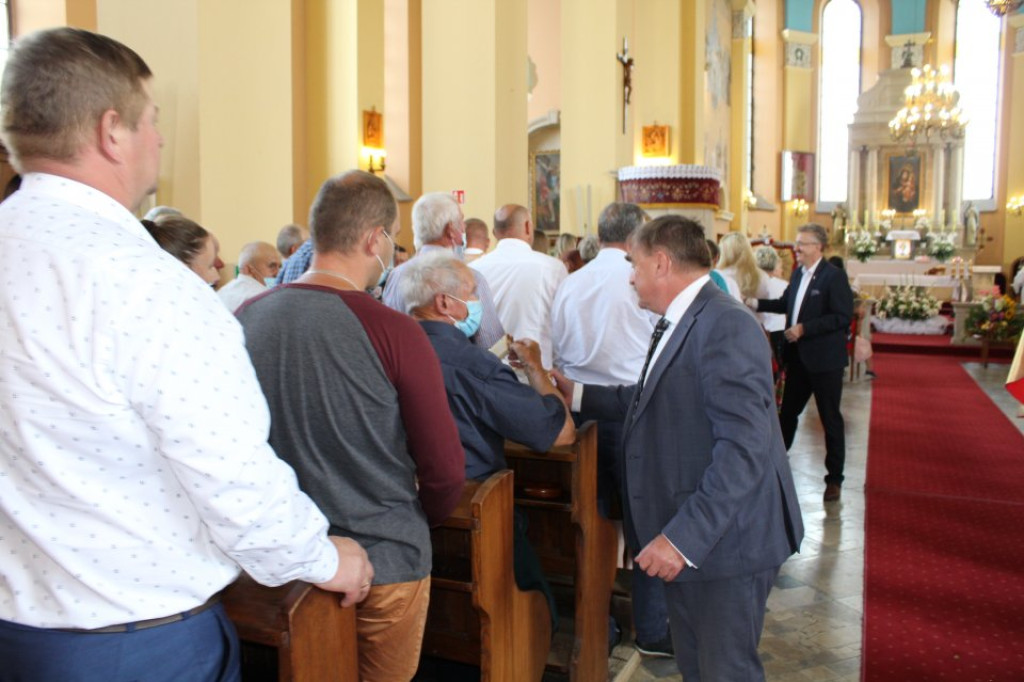 Wieńce z Pijanowa i Wólki najładniejsze na gminnych dożynkach