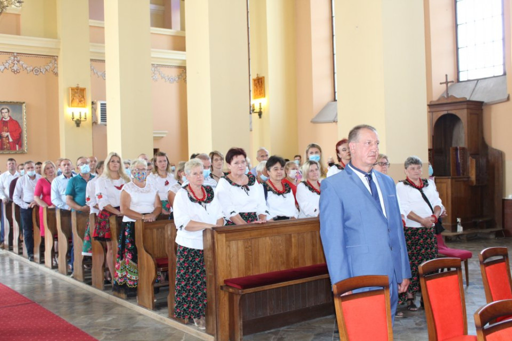 Wieńce z Pijanowa i Wólki najładniejsze na gminnych dożynkach