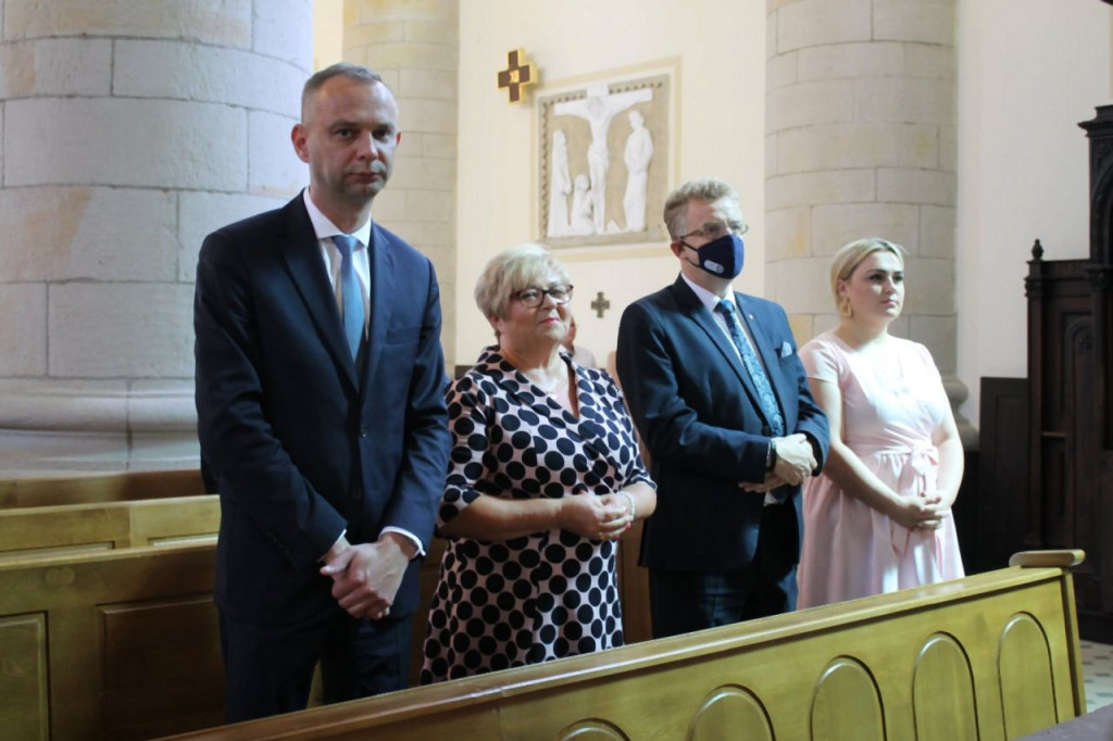 Smyków: Szesnaście par obchodziło 50-lecie pożycia małżeńskiego [zdjęcia]