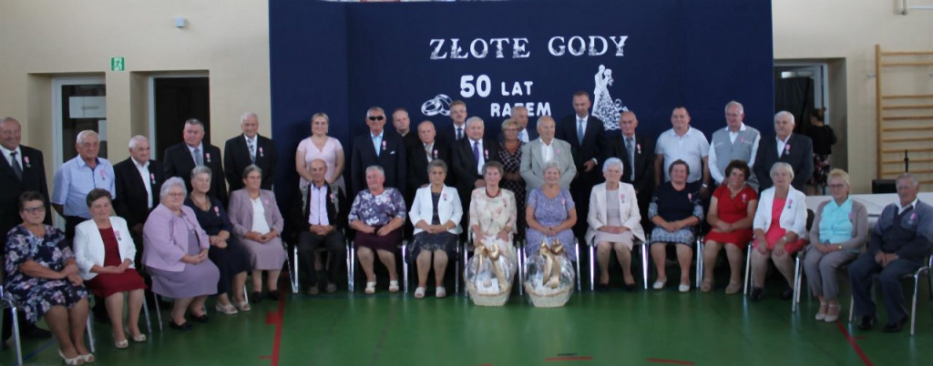 Smyków: Szesnaście par obchodziło 50-lecie pożycia małżeńskiego [zdjęcia]