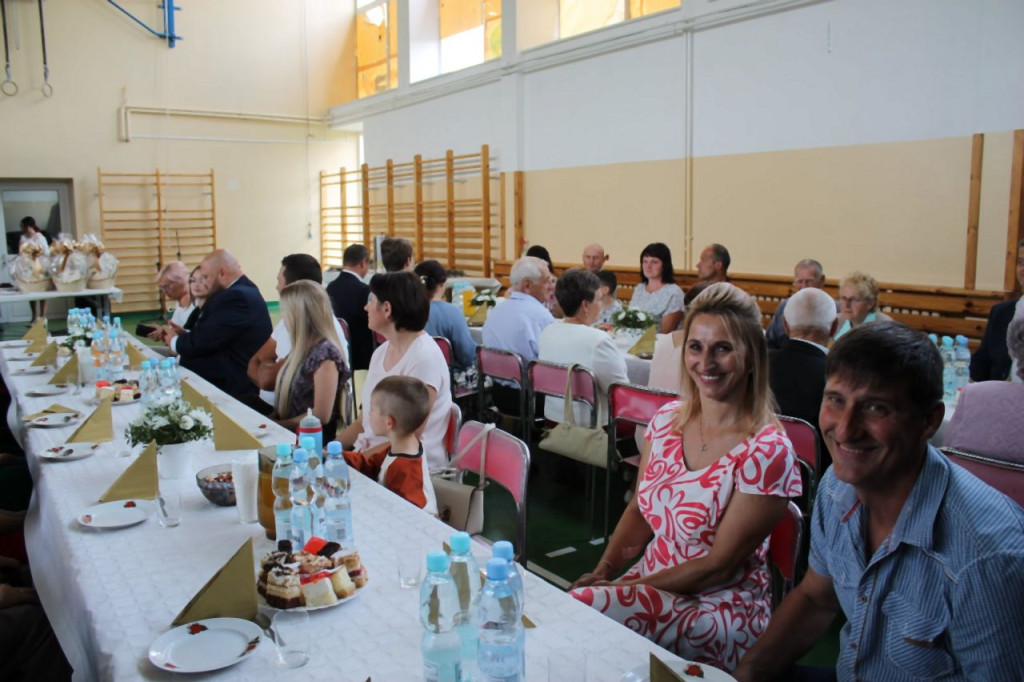 Smyków: Szesnaście par obchodziło 50-lecie pożycia małżeńskiego [zdjęcia]