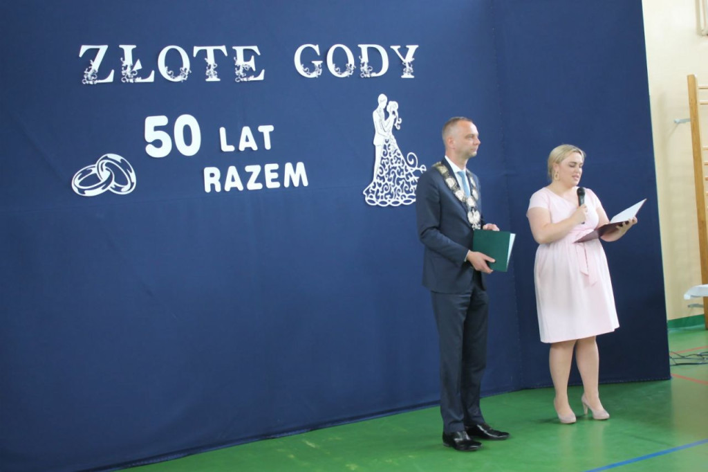 Smyków: Szesnaście par obchodziło 50-lecie pożycia małżeńskiego [zdjęcia]
