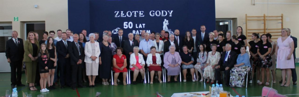 Smyków: Szesnaście par obchodziło 50-lecie pożycia małżeńskiego [zdjęcia]