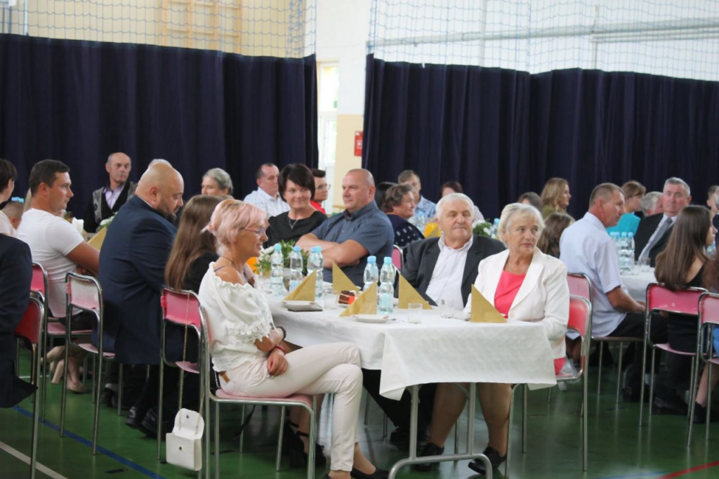 Smyków: Szesnaście par obchodziło 50-lecie pożycia małżeńskiego [zdjęcia]