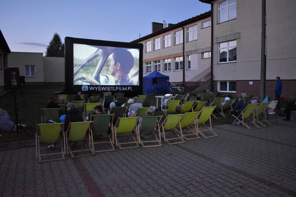Kino plenerowe w Gowarczowie z animacjami i zabawami [zdjęcia]