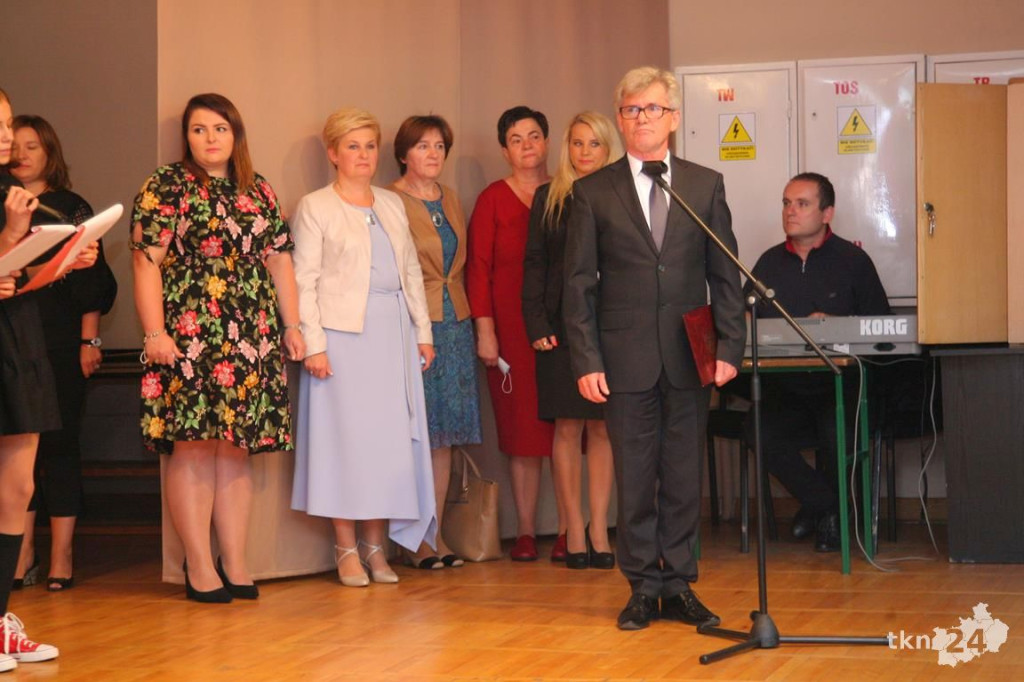 Witaj szkoło! Pierwszy dzwonek wybrzmiał w naszych podstawówkach [wideo, zdjęcia]