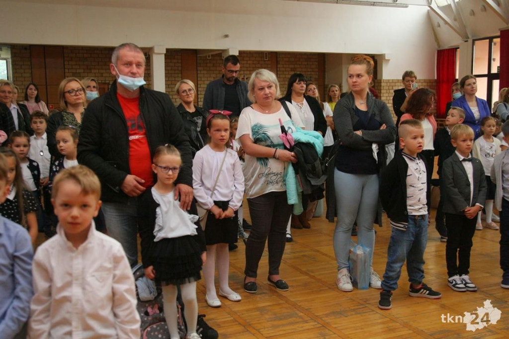 Witaj szkoło! Pierwszy dzwonek wybrzmiał w naszych podstawówkach [wideo, zdjęcia]
