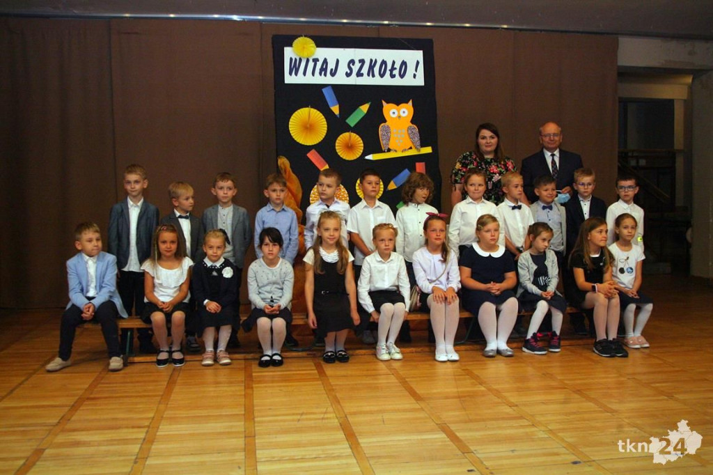 Witaj szkoło! Pierwszy dzwonek wybrzmiał w naszych podstawówkach [wideo, zdjęcia]