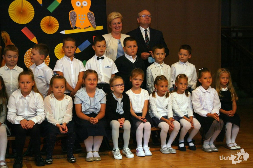 Witaj szkoło! Pierwszy dzwonek wybrzmiał w naszych podstawówkach [wideo, zdjęcia]