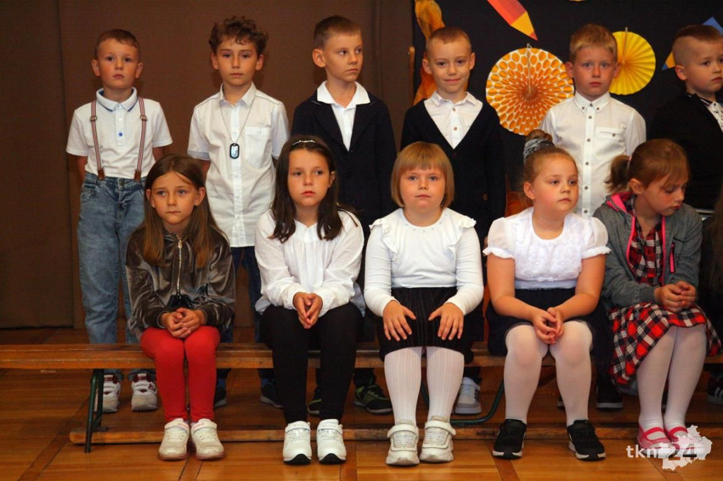 Witaj szkoło! Pierwszy dzwonek wybrzmiał w naszych podstawówkach [wideo, zdjęcia]