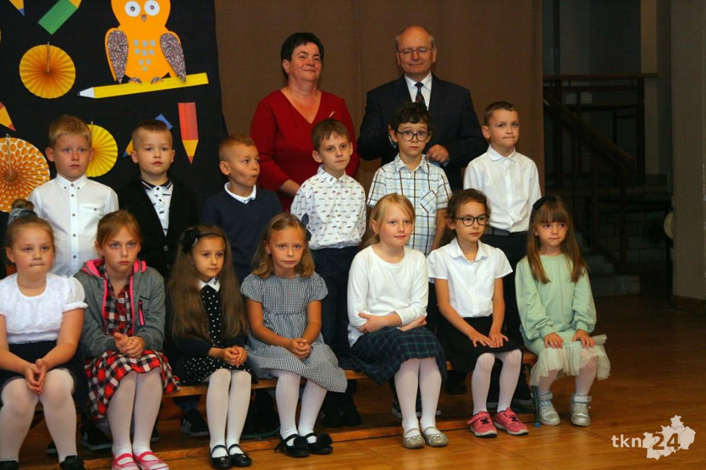 Witaj szkoło! Pierwszy dzwonek wybrzmiał w naszych podstawówkach [wideo, zdjęcia]