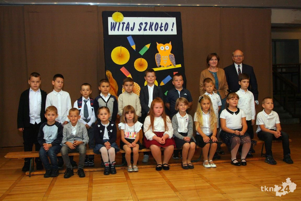 Witaj szkoło! Pierwszy dzwonek wybrzmiał w naszych podstawówkach [wideo, zdjęcia]