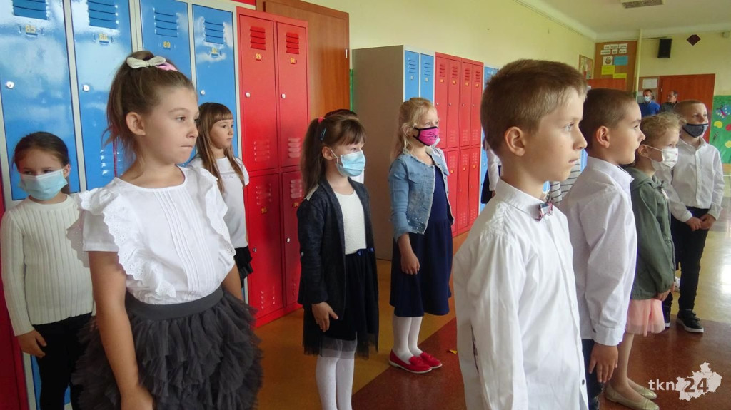 Witaj szkoło! Pierwszy dzwonek wybrzmiał w naszych podstawówkach [wideo, zdjęcia]