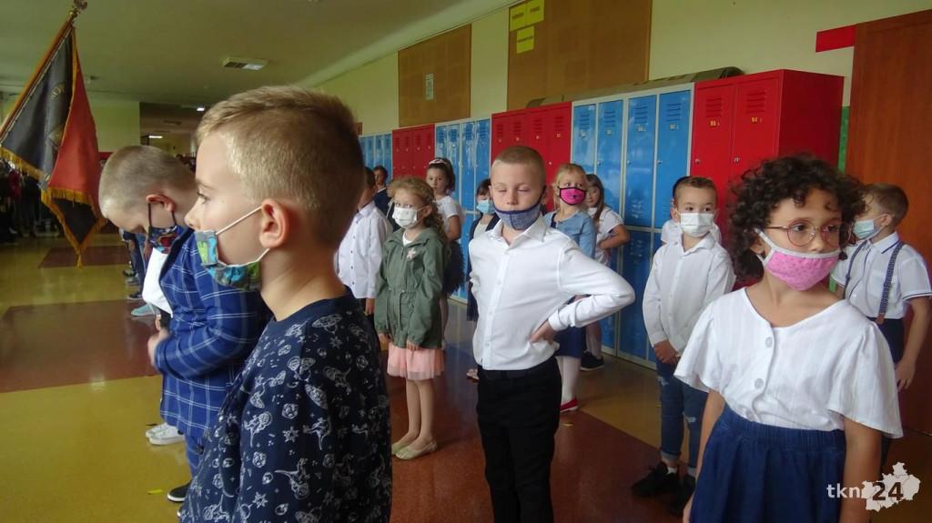 Witaj szkoło! Pierwszy dzwonek wybrzmiał w naszych podstawówkach [wideo, zdjęcia]