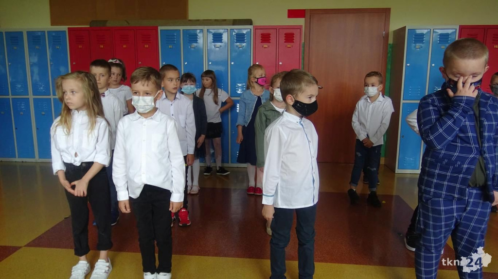 Witaj szkoło! Pierwszy dzwonek wybrzmiał w naszych podstawówkach [wideo, zdjęcia]