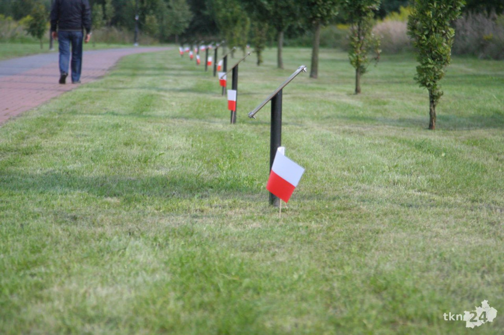 Patriotyczne spotkanie na Alejach Katyńskich. To początek `Koneckiego Września` [wideo, zdjęcia]