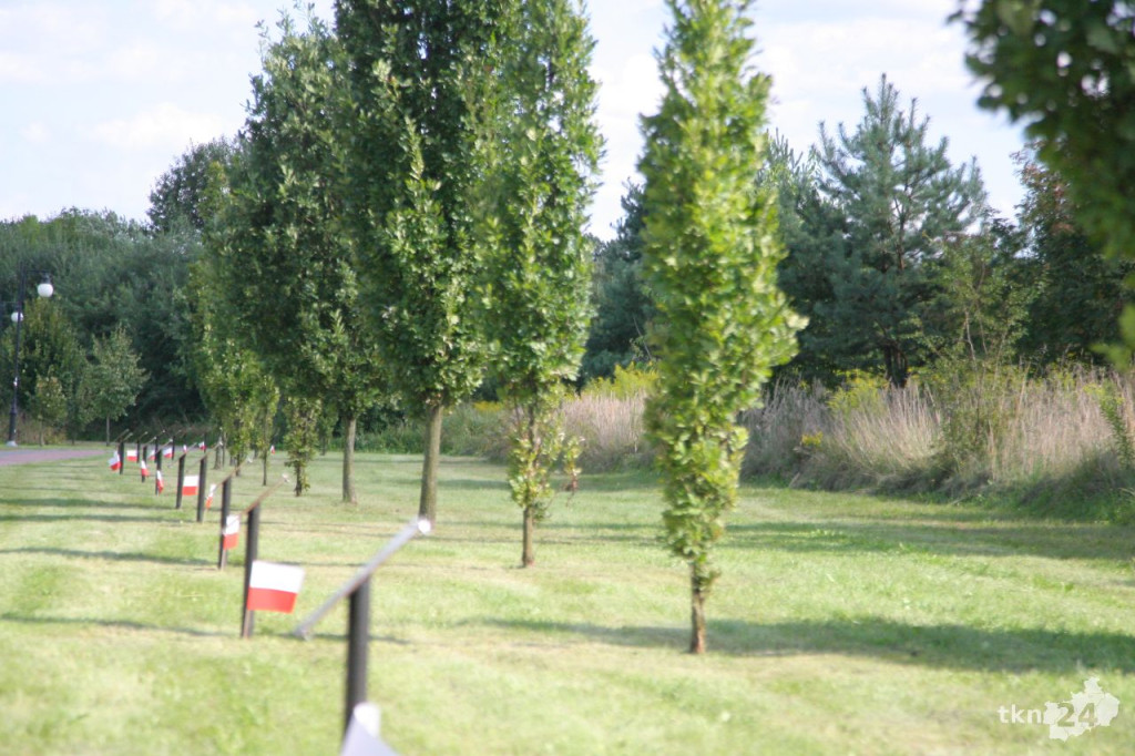 Patriotyczne spotkanie na Alejach Katyńskich. To początek `Koneckiego Września` [wideo, zdjęcia]