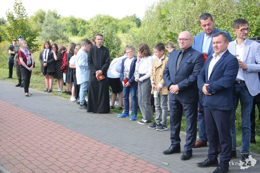 Patriotyczne spotkanie na Alejach Katyńskich. To początek `Koneckiego Września` [wideo, zdjęcia]