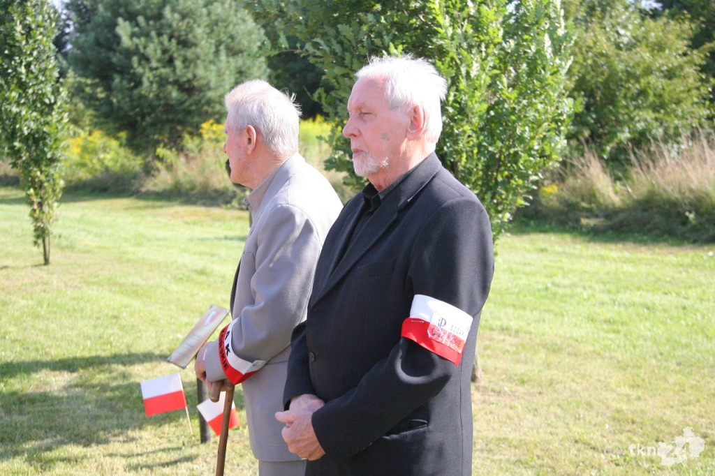 Patriotyczne spotkanie na Alejach Katyńskich. To początek `Koneckiego Września` [wideo, zdjęcia]